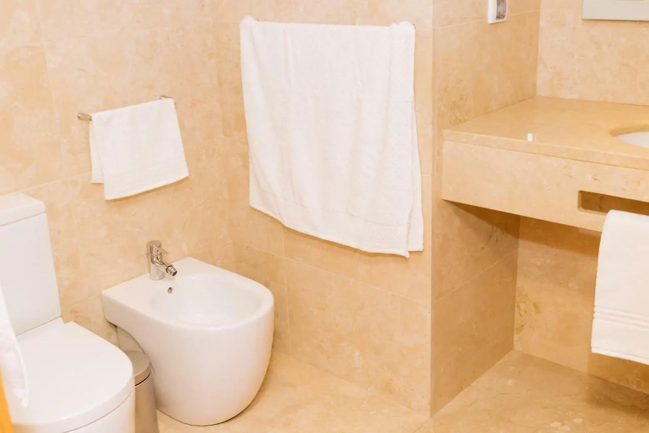 Penthouse 5 De Outubro Hotel Funchal  0*, Funchal (Madeira) Portogallo